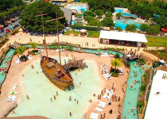 Lacqua diroma Caldas Novas - Piscinas 24 horas - Apartamentos com Roupa de Cama e banho - Caldas Tur